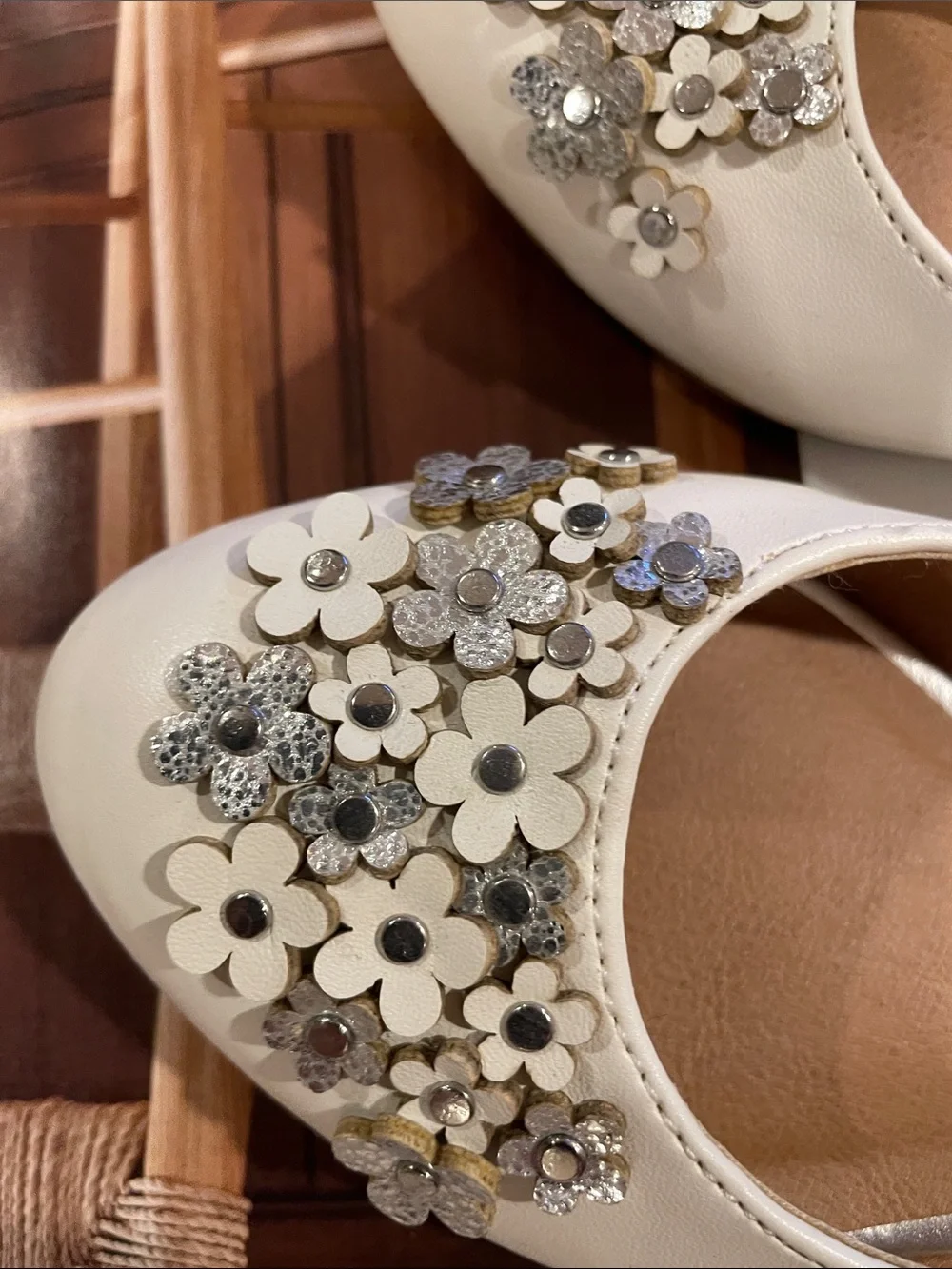NWT American Eagle Girls Cream Floral Sequin Embellished Ballet Flats